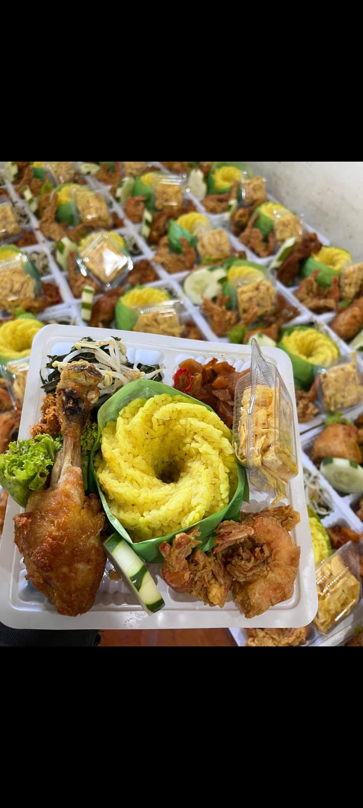 Nasi Kuning Komplit